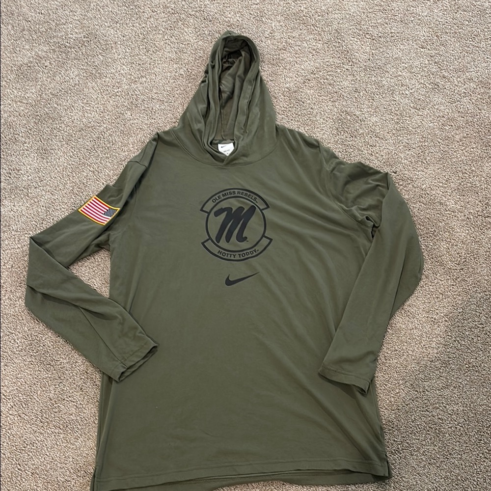 Nike Men's Green Long Sleeve Hoodie Shirt